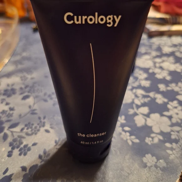Curology Skincare Set - Cleanser and Moisturizer - Picture 8 of 8